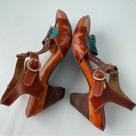L’artiste philomena t-strap heeled sandals flower design and medallion size 37 - Picture 6 of 14